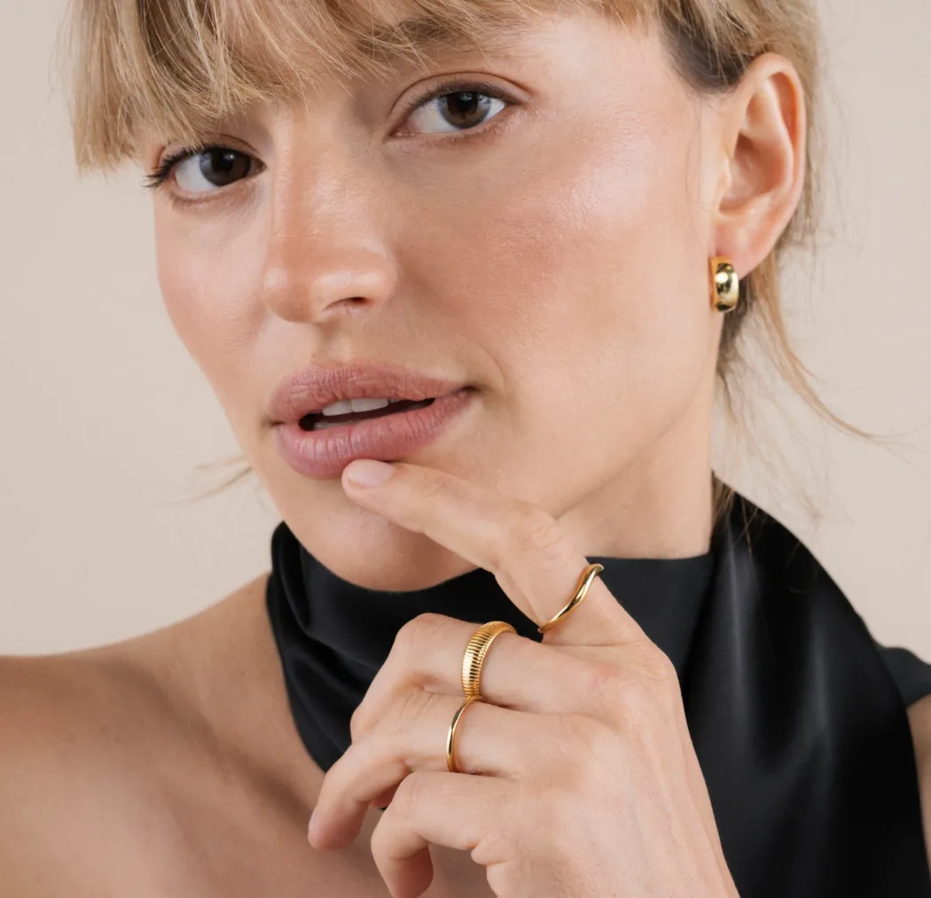 JaxKelly – Tapered Wide Hoops