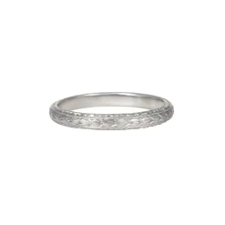 Varna - Three-sided Engraved Band in Platinum